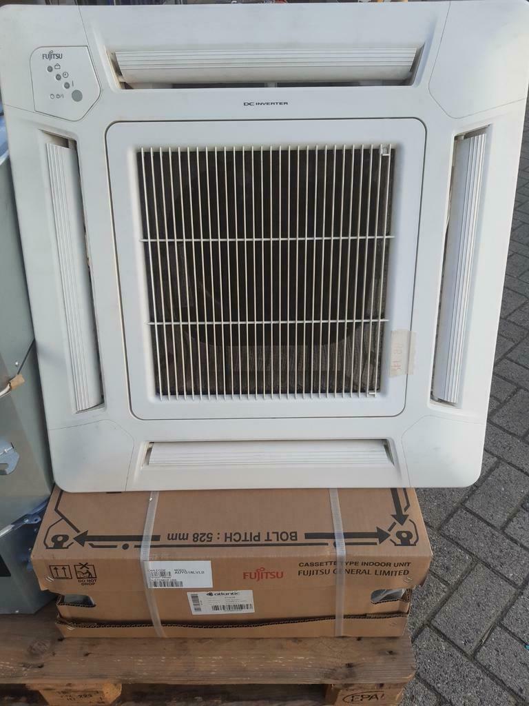 Fujitsu warmtepomp met onderbouw of cassette 5 kw of 7 kw ., Ophalen of Verzenden, Zo goed als nieuw, Verwarmen