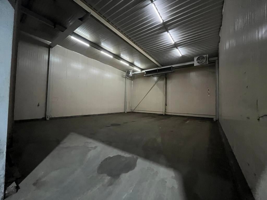 Buiten en binnen opslag te huur, Zakelijke goederen, 2500 m², Huur, Opslag of Loods