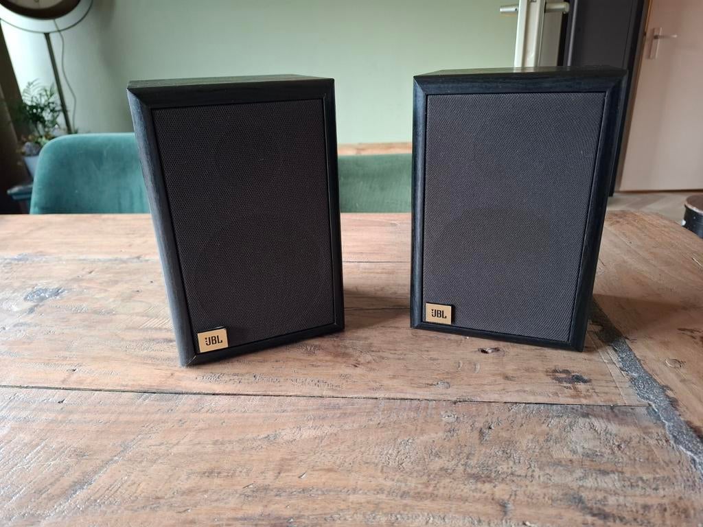 JBL flix 20 surround luidsprekers. Gelijke serienummers., Ophalen, Gebruikt, JBL, Minder dan 60 watt