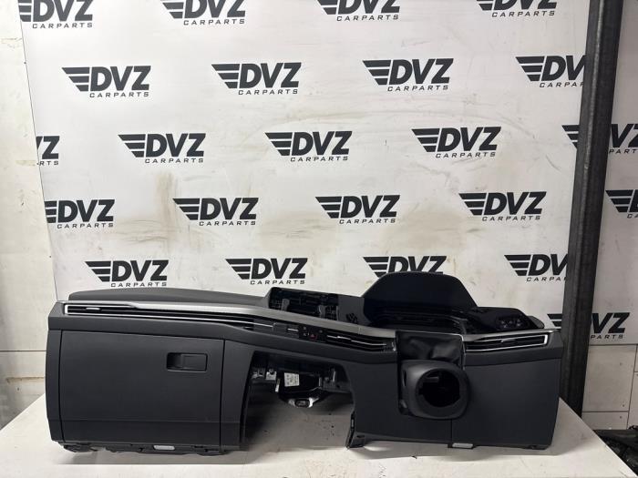 Dashboard van een Volkswagen Golf, Gebruikt, -, Volkswagen, -