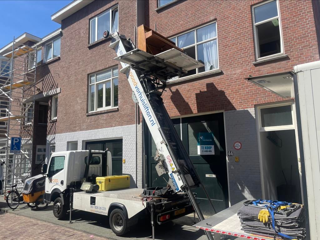 Foto 20 van Verhuislift huren | Ladderlift / Meubellift met bediening
