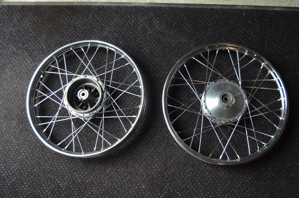 517 nieuwe 17 inch x 150 wielen met 120 mm remtrommels, Fietsen en Brommers, Brommeronderdelen | Zundapp, Ophalen of Verzenden