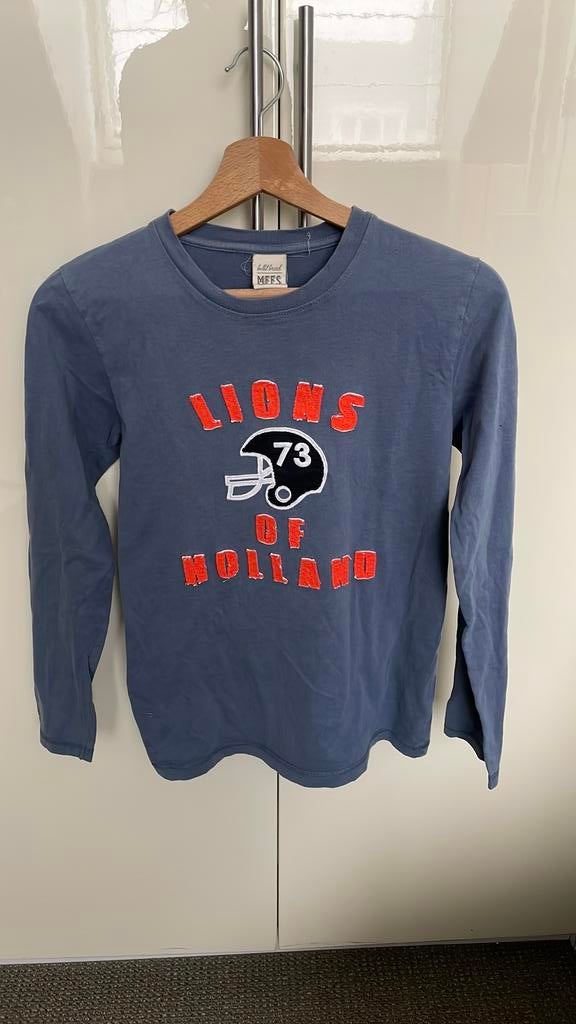 Longsleave blauw met opdruk oranje lions merk Mees 152, Jongen of Meisje, Ophalen of Verzenden, Zo goed als nieuw, Shirt of Longsleeve