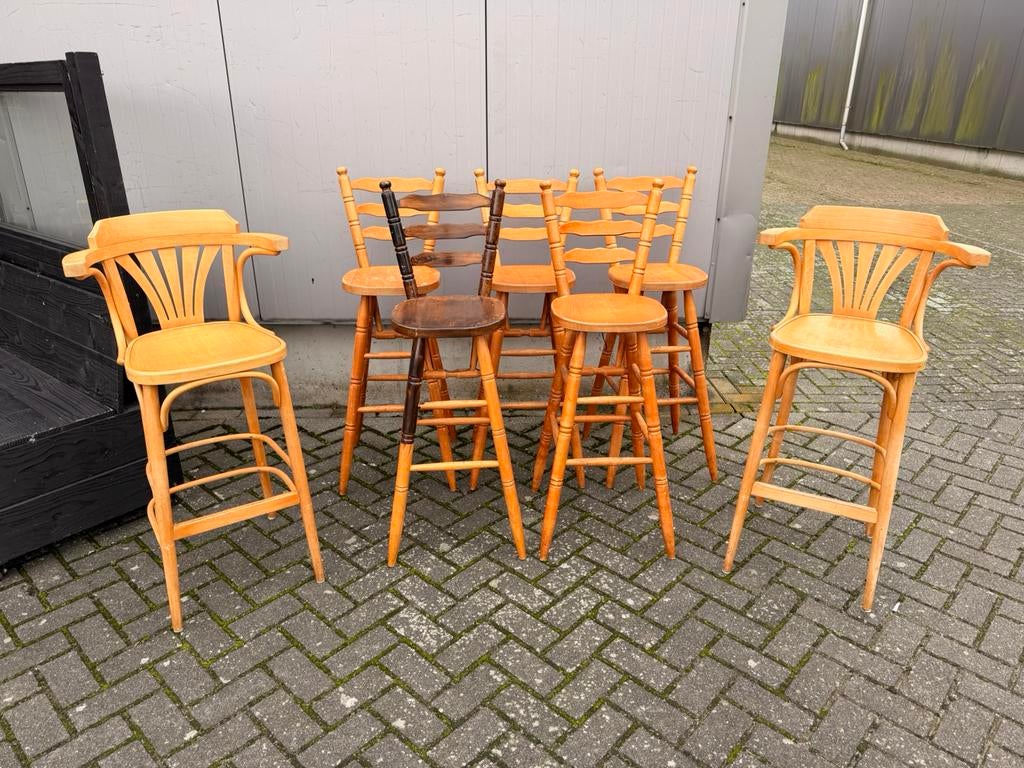 Diverse barkrukken met rugleuning krukken cafe kroeg thonet, 5 krukken of meer, Ophalen of Verzenden, Zo goed als nieuw, 60 tot 90 cm