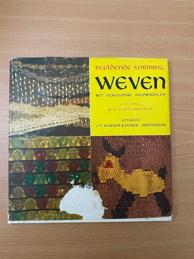 Beeldende vorming Weven - Handboek, Boeken, Hobby en Vrije tijd, Gelezen, Overige onderwerpen, Ophalen of Verzenden
