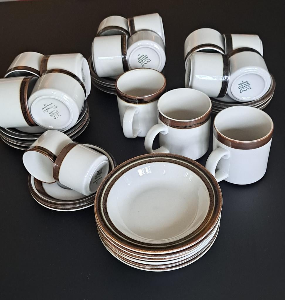 Arabia Karelia Koffie- en Theeservies - Jaren '70.  51 delig, Ophalen, Zo goed als nieuw, Overige stijlen, Porselein