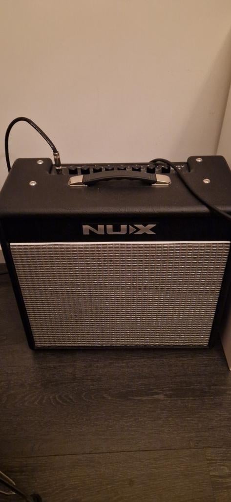 Versterker en gitaar nieuw, Ophalen, Zo goed als nieuw, Minder dan 50 watt