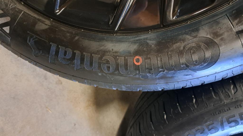 Foto 4 van Zwarte velgen Sportage Sorento Kona RAV4 Vitara 235/55/18