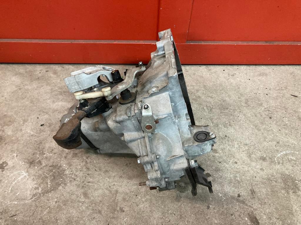 Versnellingsbak peugeot 208 citroen 1.4 20CQ88 2012 117 dkm, Ophalen, Gebruikt, Citroën