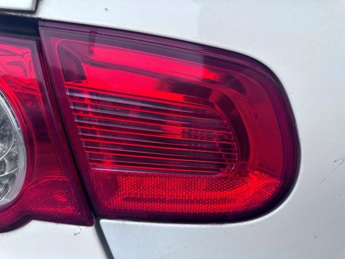 Achterlicht links van een Volkswagen Eos, Gebruikt, -, Volkswagen, -