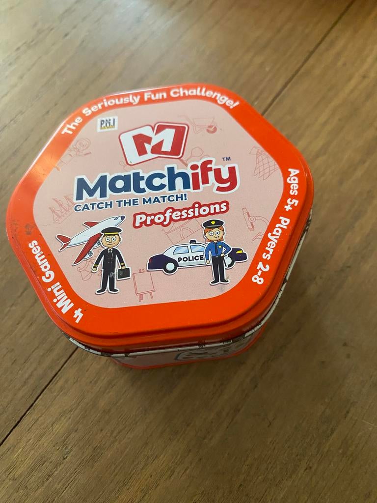 Matchify Beroepen - Leuk Reactiespel in Aluminium Bakje, Hobby en Vrije tijd, Gezelschapsspellen | Bordspellen, Een of twee spelers
