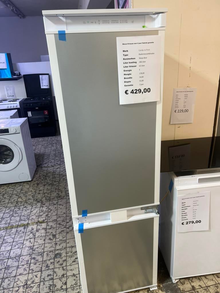 Candy no frost koelvriescombinatie nieuw sleep deur inbouw, Witgoed en Apparatuur, Koelkasten en IJskasten, 200 liter of meer
