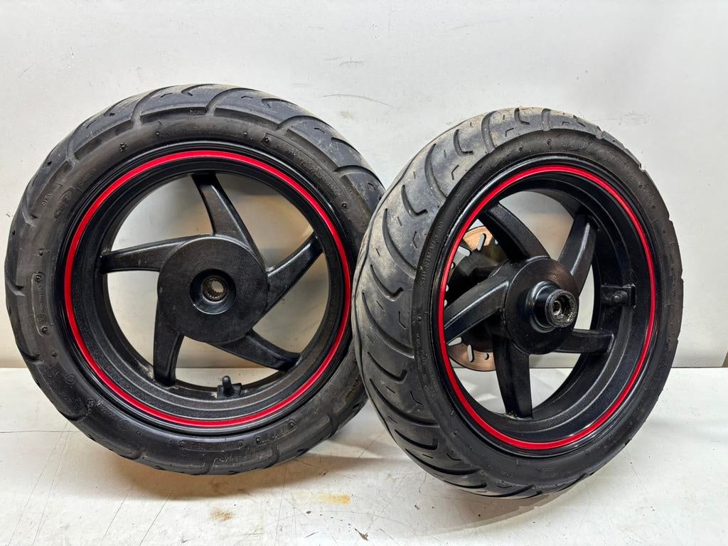 Veel onderdelen Sym Fiddle 2 euro4 2020 snor 4k gedraaid, Fietsen en Brommers, Brommeronderdelen | Scooters, Gebruikt, Nx Scooterparts
