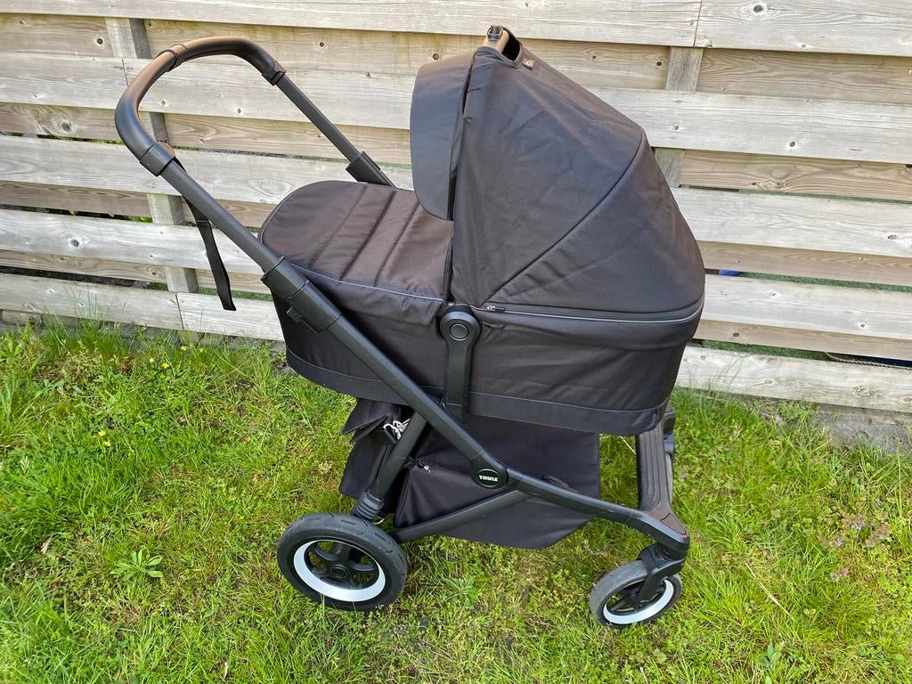 THULE SLEEK kinderwagen, duowagen, midnight black on black, Kinderen en Baby's, Kinderwagens en Combinaties, Zo goed als nieuw