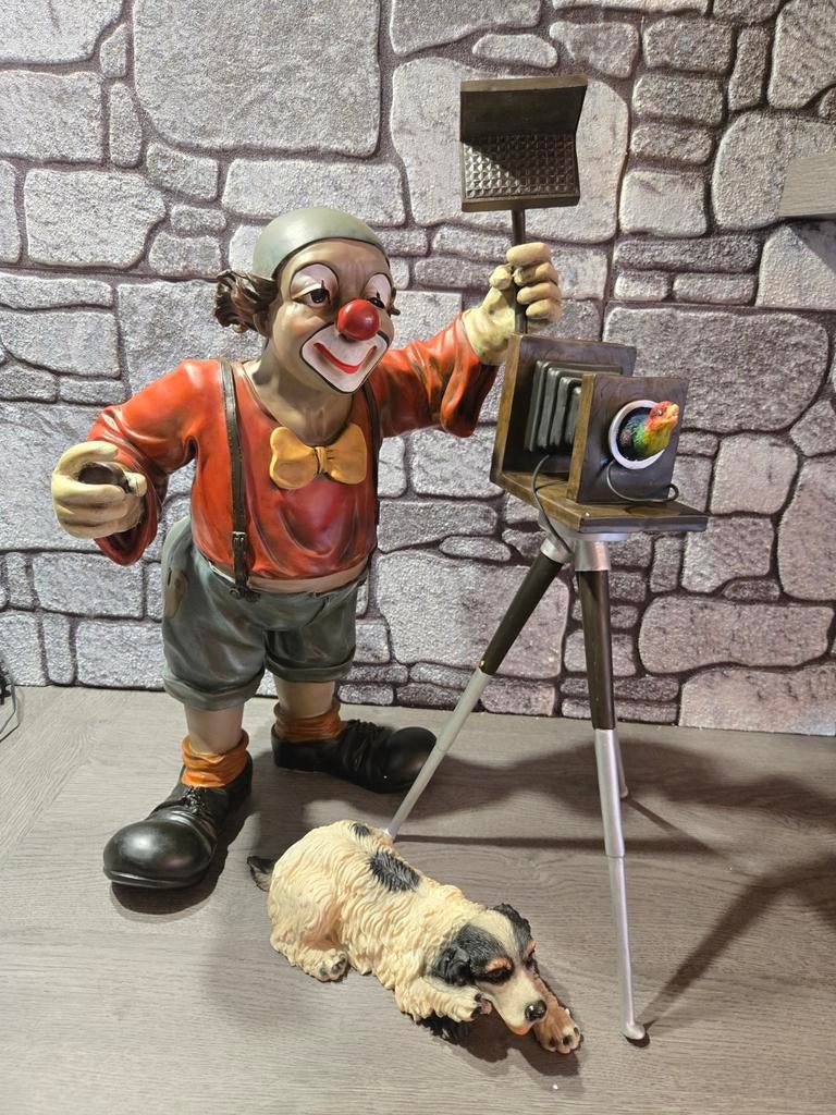 Clown met hond en camera - Frankrijk, Ophalen of Verzenden