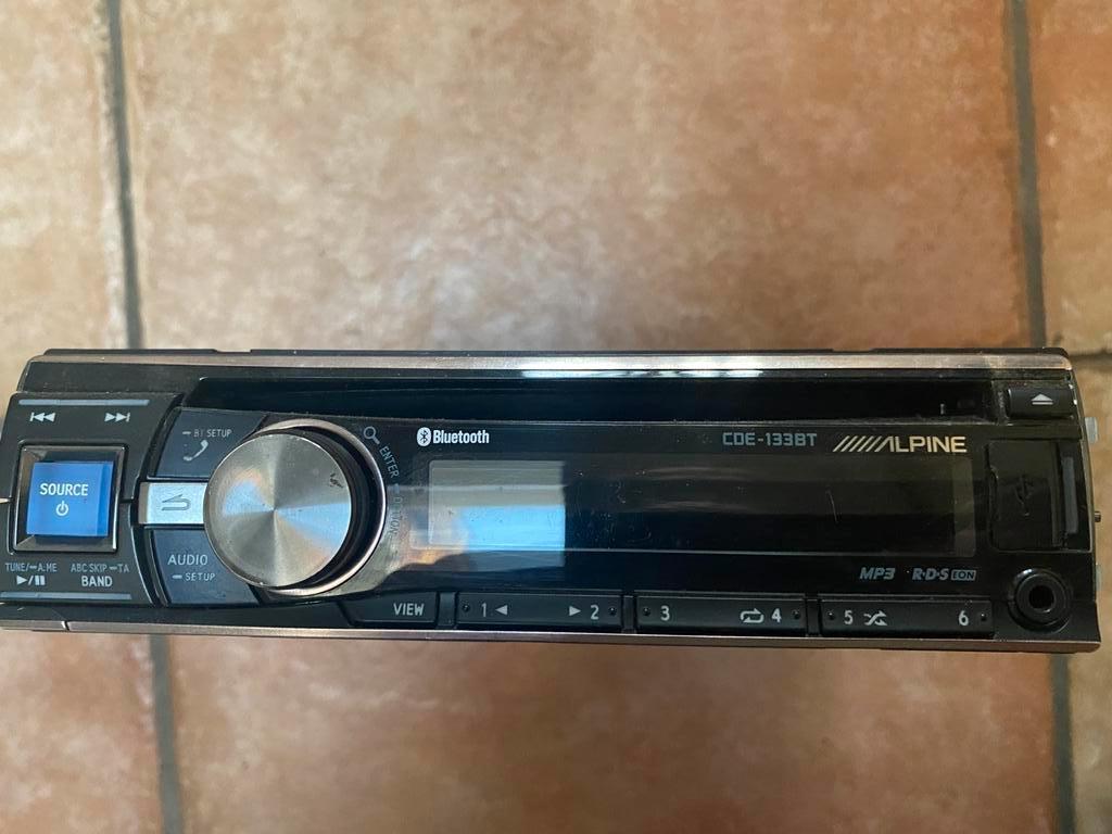 Alpine CDE 133BT autoradio, Ophalen of Verzenden, Zo goed als nieuw