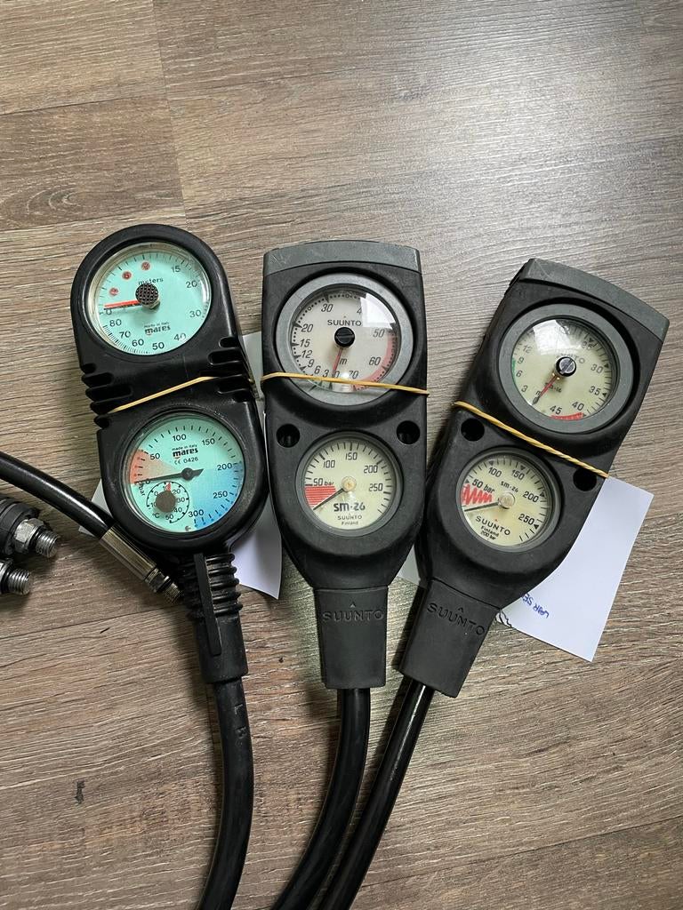 Duikconsole Mares & Suunto - Dieptemeter, Manometer, Watersport en Boten, Duiken, Gebruikt, Duikcomputer, Ophalen of Verzenden