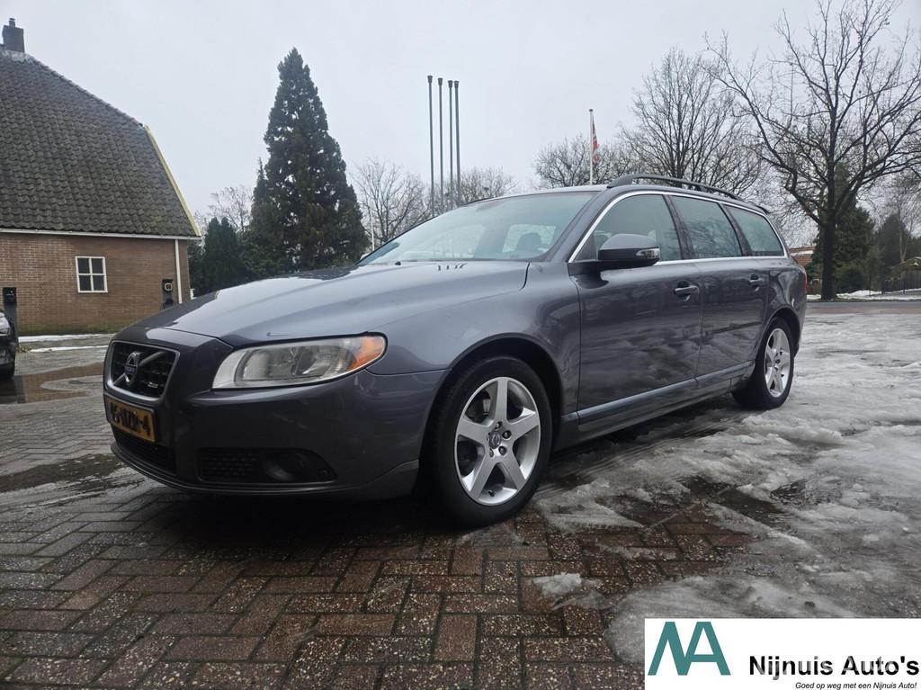 Volvo V70 2.4D Limited Edition Nieuwe-APK | Leer | Automaat, Auto's, 15 km/l, Automatische klimaatregeling, Diesel, 2401 cc