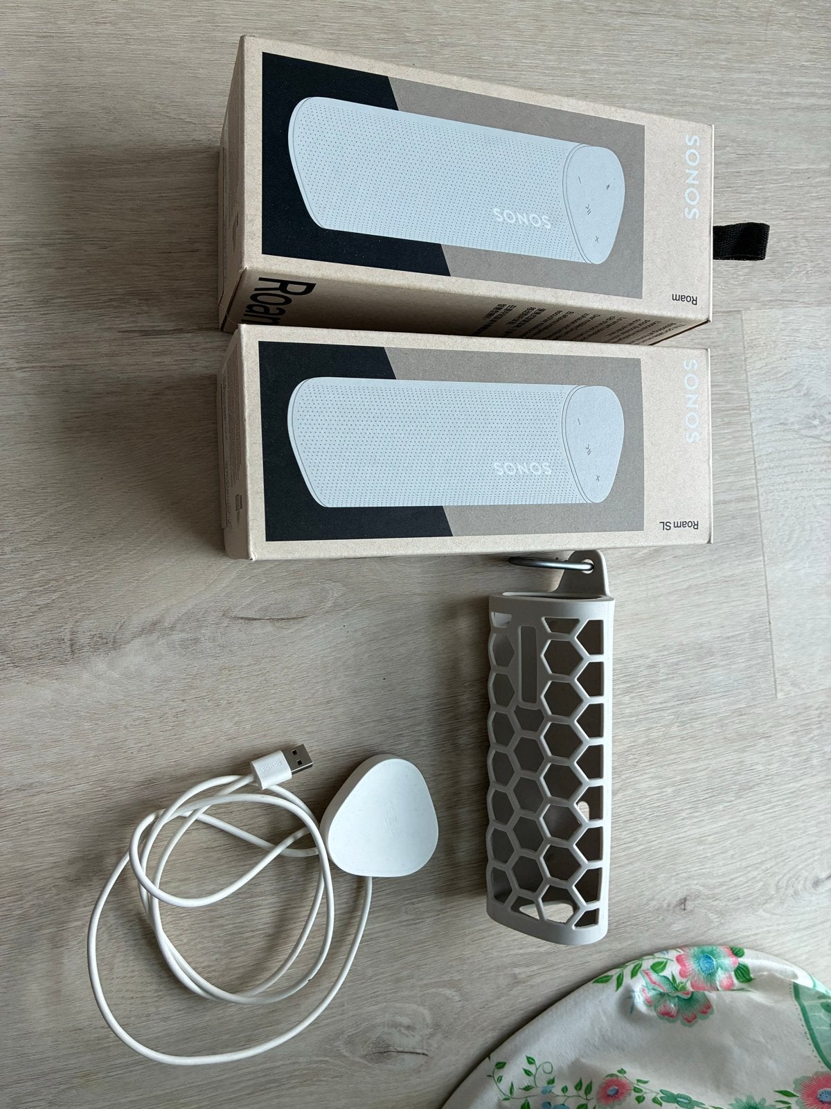 Sonos Roam - Draagbare speaker (2 stuks) wit, Ophalen of Verzenden, Zo goed als nieuw, Draagbare speaker, Sonos