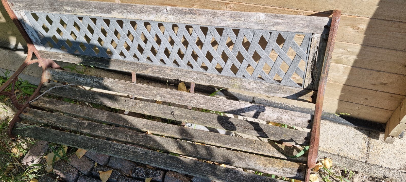 Opknapper: Gietijzeren bankje met houten planken, Ophalen of Verzenden, Gebruikt, Metaal