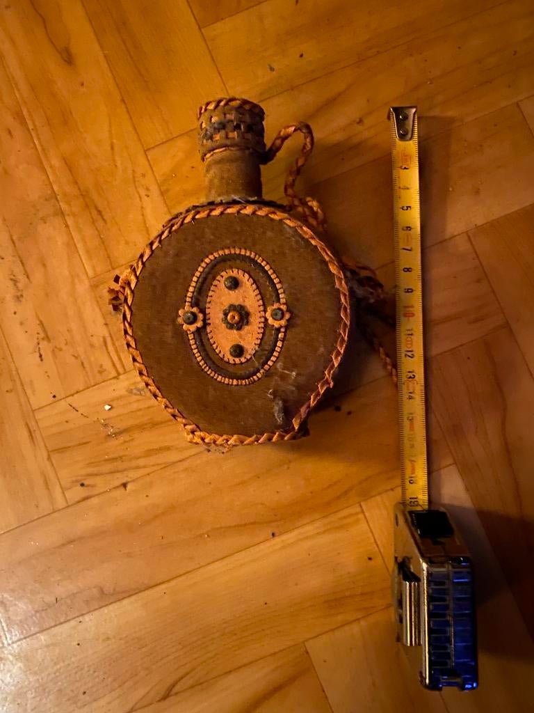 Vintage kruik met lederen foudraal, decoratief, Ophalen of Verzenden
