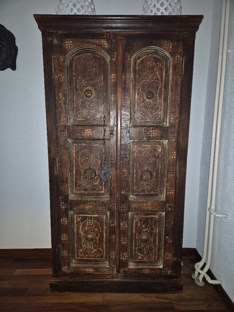 Mooie koloniale kast , in goede staat, Ophalen, Gebruikt