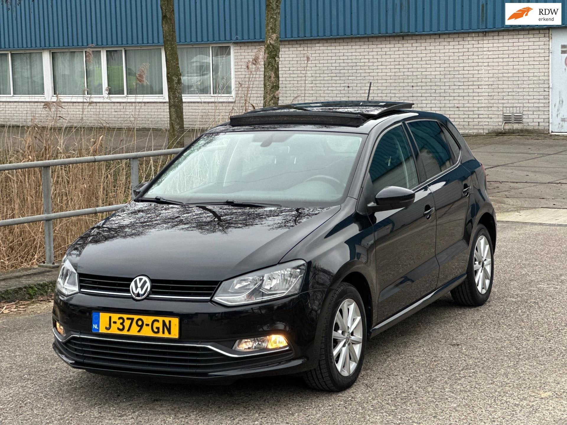 Volkswagen Polo 1.2 TSI Highline!2015!PDC!Panoramadak!LM.vel, Euro 6, 4 cilinders, Zwart, Bedrijf