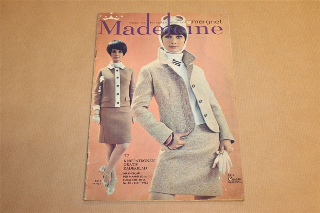 Madeleine - Mode- en Patronenblad van Margriet - 1966 !!, Ophalen of Verzenden, Zo goed als nieuw, Borduren en Naaien