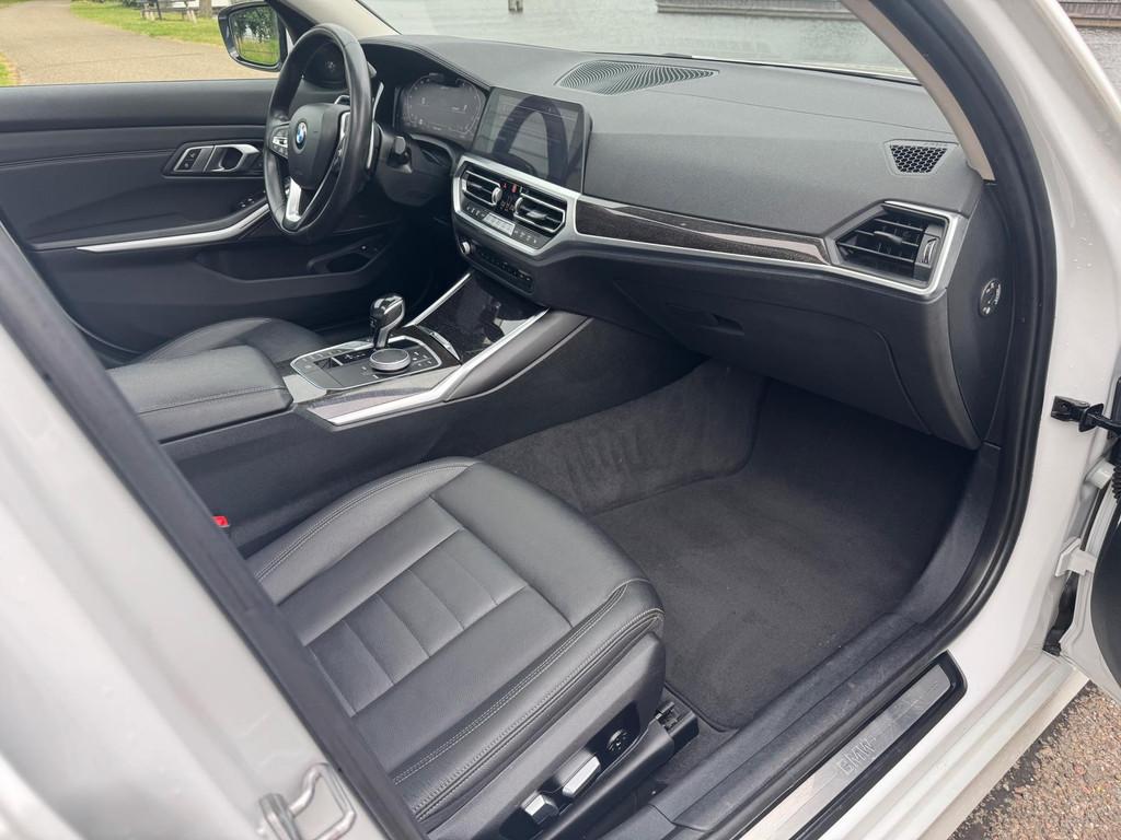 BMW 3-serie Touring 330e xDrive High Executive Laser Pano 36, 1998 cc, Achterwielaandrijving, Gebruikt, Euro 6