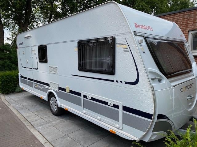 Dethleffs 500 TK complete gezinscaravan met stapelbed!, Caravans en Kamperen, Caravans, Schokbreker, Treinzit, Particulier, Dethleffs