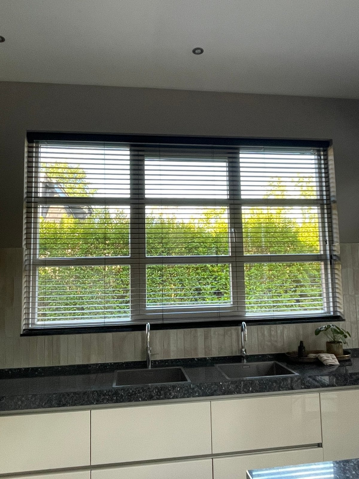 Veneta zwarte luxaflex 3 stuks 100€, Luxaflex, Ophalen of Verzenden, Zo goed als nieuw