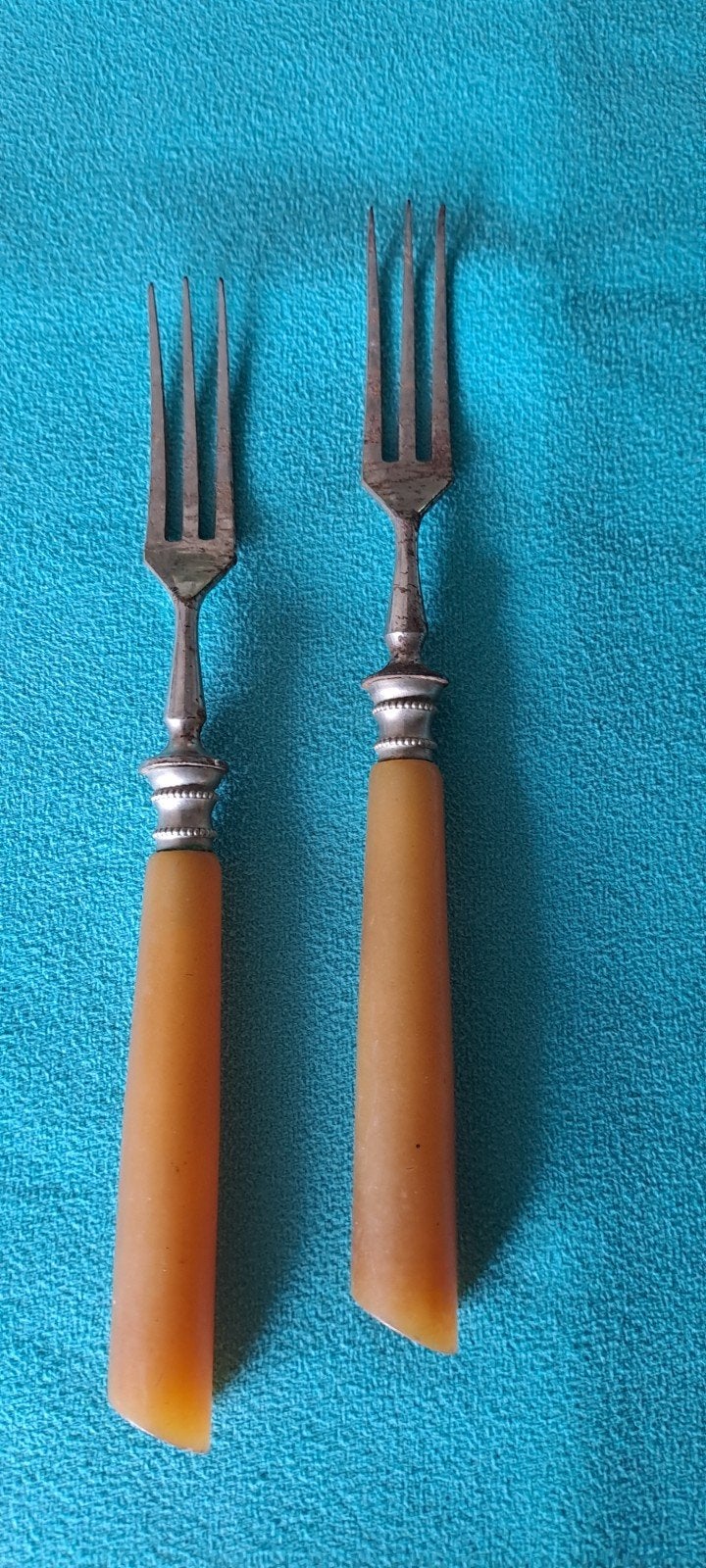 Twee vintage vleesvorkjes, Ophalen of Verzenden