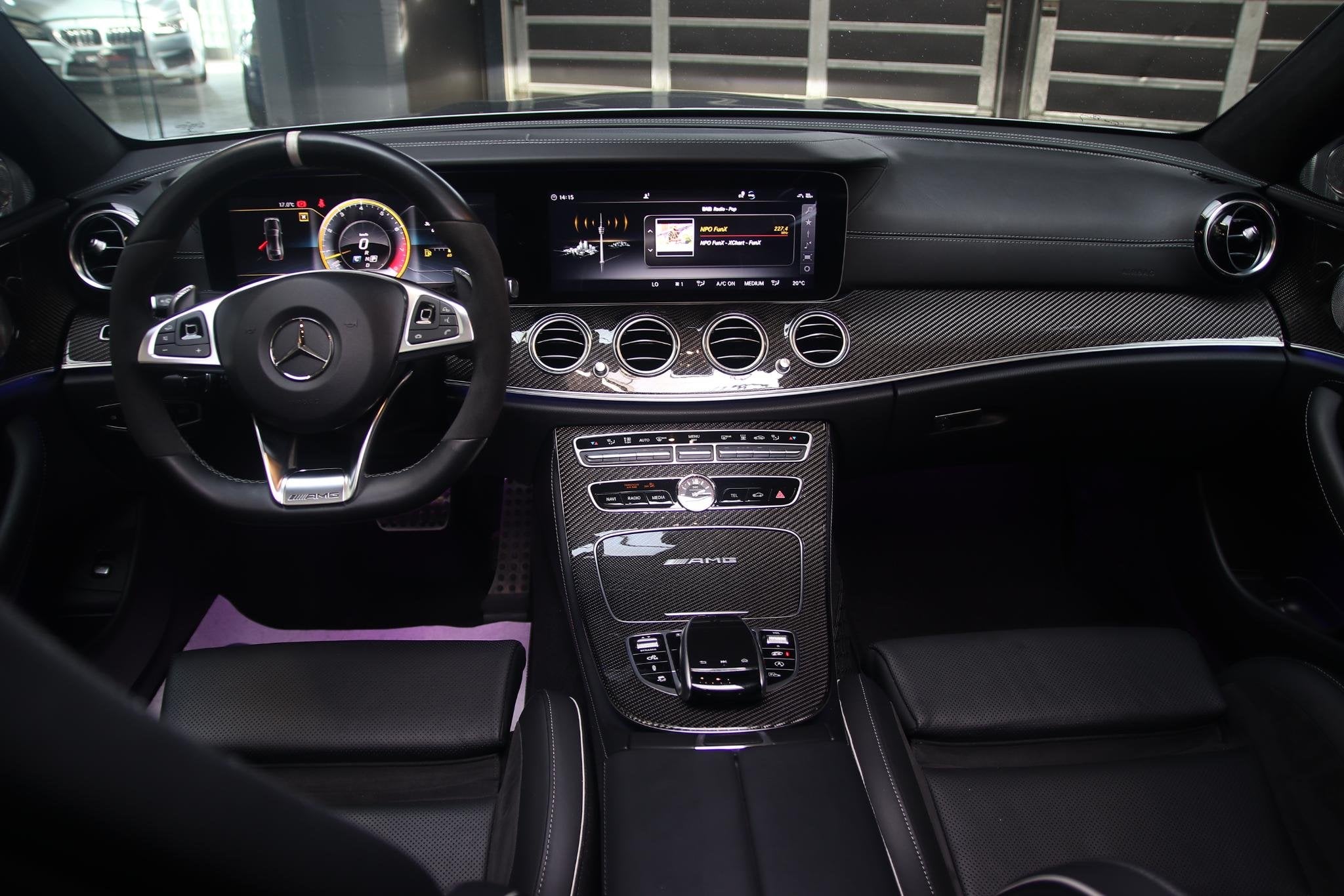 Mercedes-Benz E-klasse AMG E63s CERAMIC-PANO-3D BURMESTER-ME, Auto's, Mercedes-Benz, Automaat, Dealer onderhouden, Stof, Gebruikt