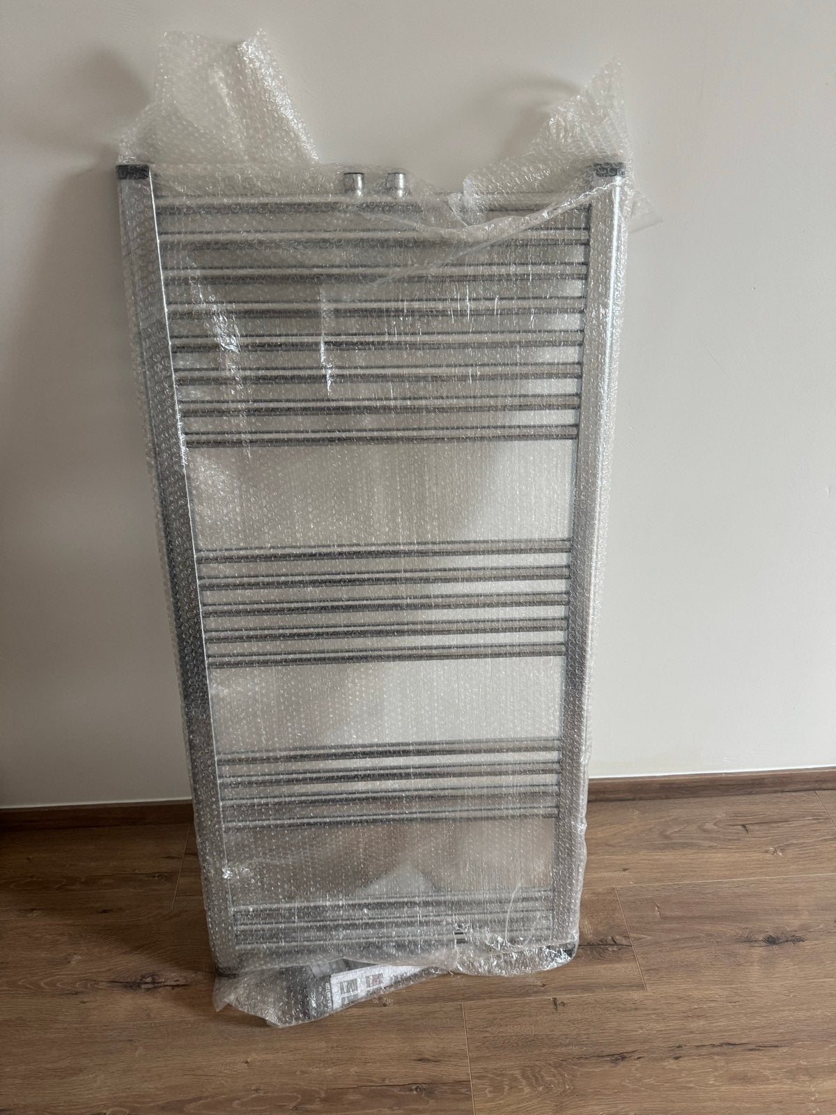 Nieuwe handdoekradiator, nog in verpakking, Ophalen, Radiator, Nieuw, Minder dan 60 cm