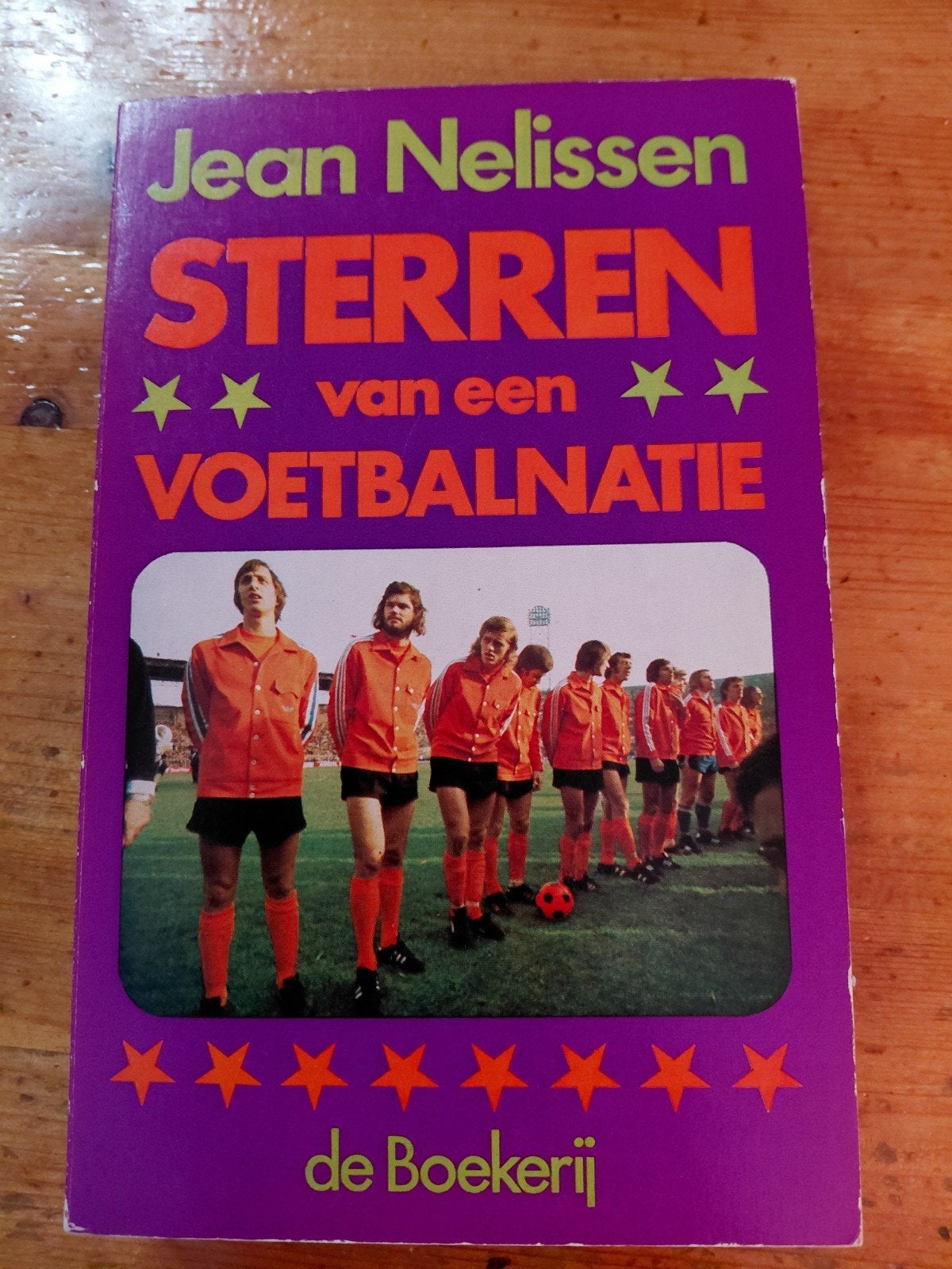Jean Nelissen - Sterren van een voetbalnatie, Ophalen of Verzenden, Balsport