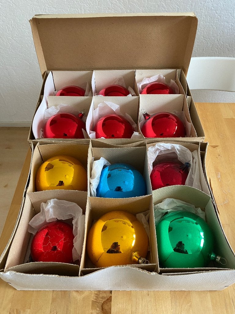 Vintage Kerst 12x grote Kerstbal glas gekleurd zgan in doos, Ophalen of Verzenden, Zo goed als nieuw