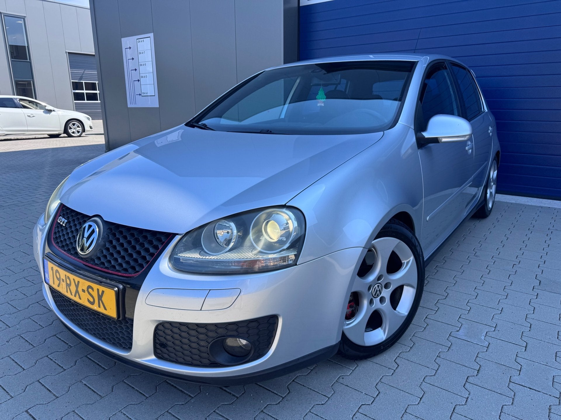 Volkswagen Golf 2.0 TFSI GTI |schroefset|carplay|200pk|, Automatische klimaatregeling, Stof, Gebruikt, Zwart