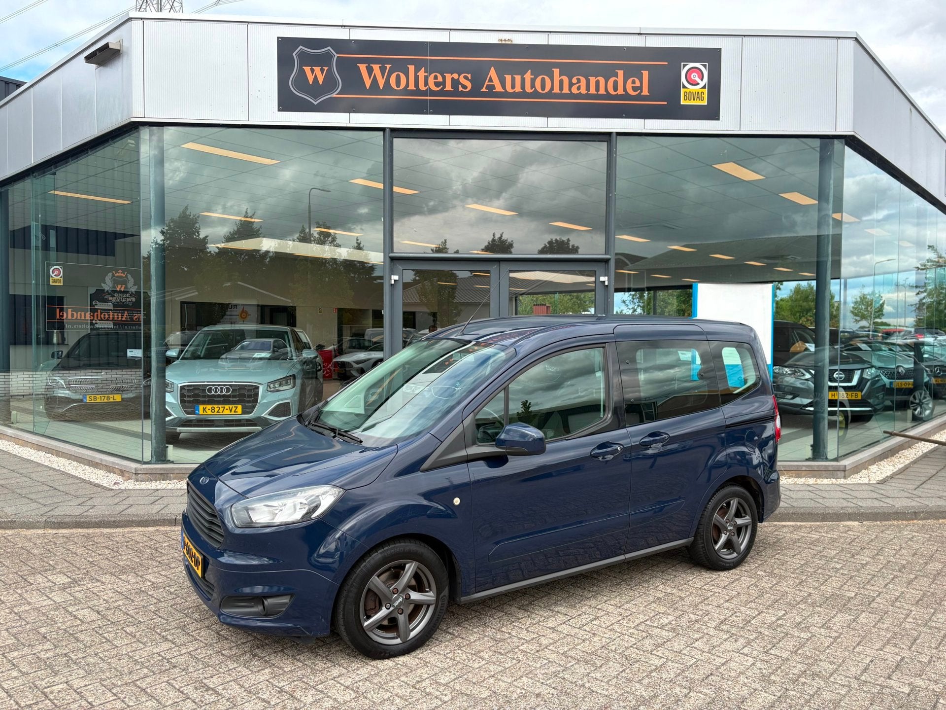 Ford Tourneo Courier 1.0 Titanium, Auto's, Voorwielaandrijving, Dealer onderhouden, Gebruikt, Euro 6