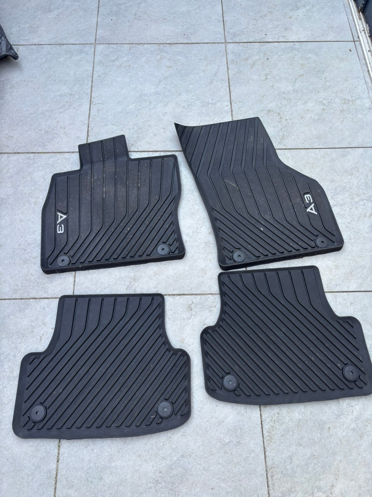 Originele rubberen mattenset Audi A3 8V 2013-2020, Ophalen of Verzenden, Zo goed als nieuw