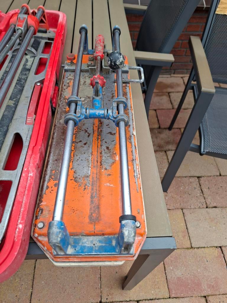 Tegelsnijder, Ophalen of Verzenden