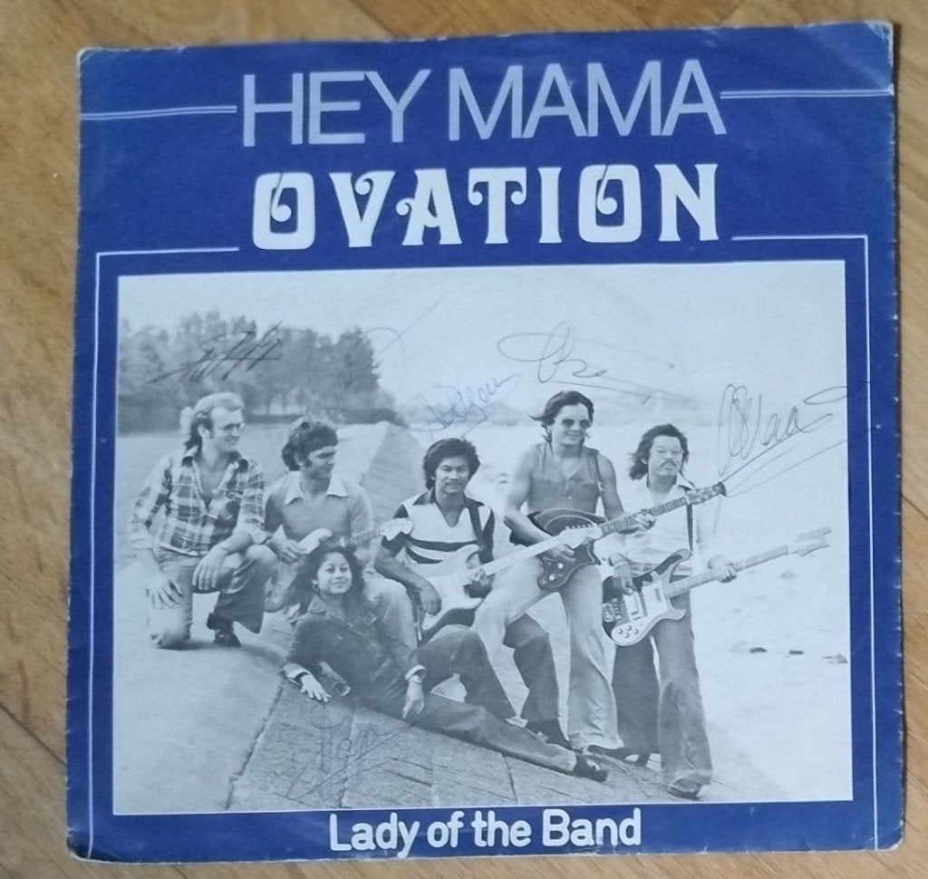 INDO-ROCK single OVATION nederbeat gesigneerd 6x, Cd's en Dvd's, Vinyl Singles, Gebruikt, 7 inch, Ophalen of Verzenden, Pop