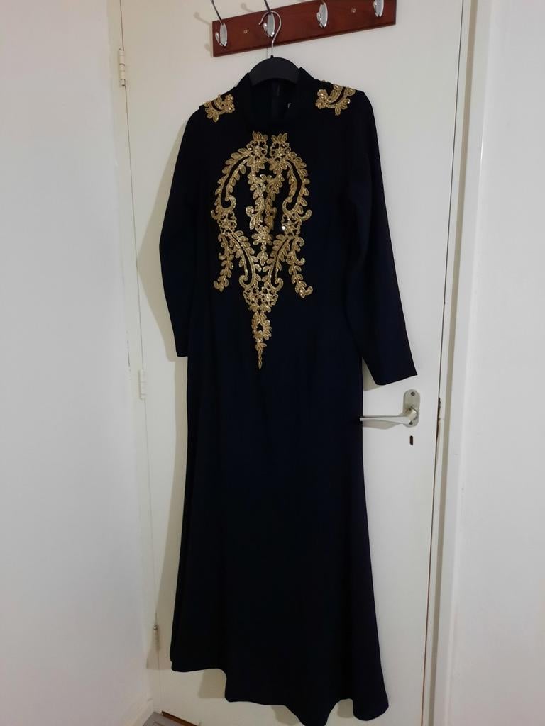Zwarte avondjurk met gouden details, Kleding | Dames, Gelegenheidskleding, Galajurk, Zwart, Maat 42/44 (L), Ophalen of Verzenden