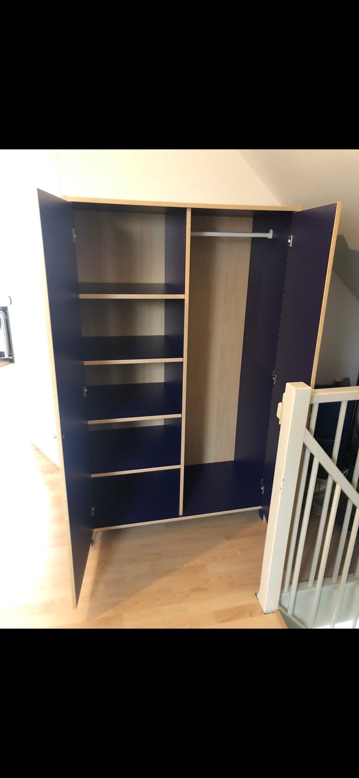 Blauwe Ikea kledingkast, Huis en Inrichting, Kasten | Kledingkasten, Ophalen, Met deur(en), Gebruikt, 100 tot 150 cm
