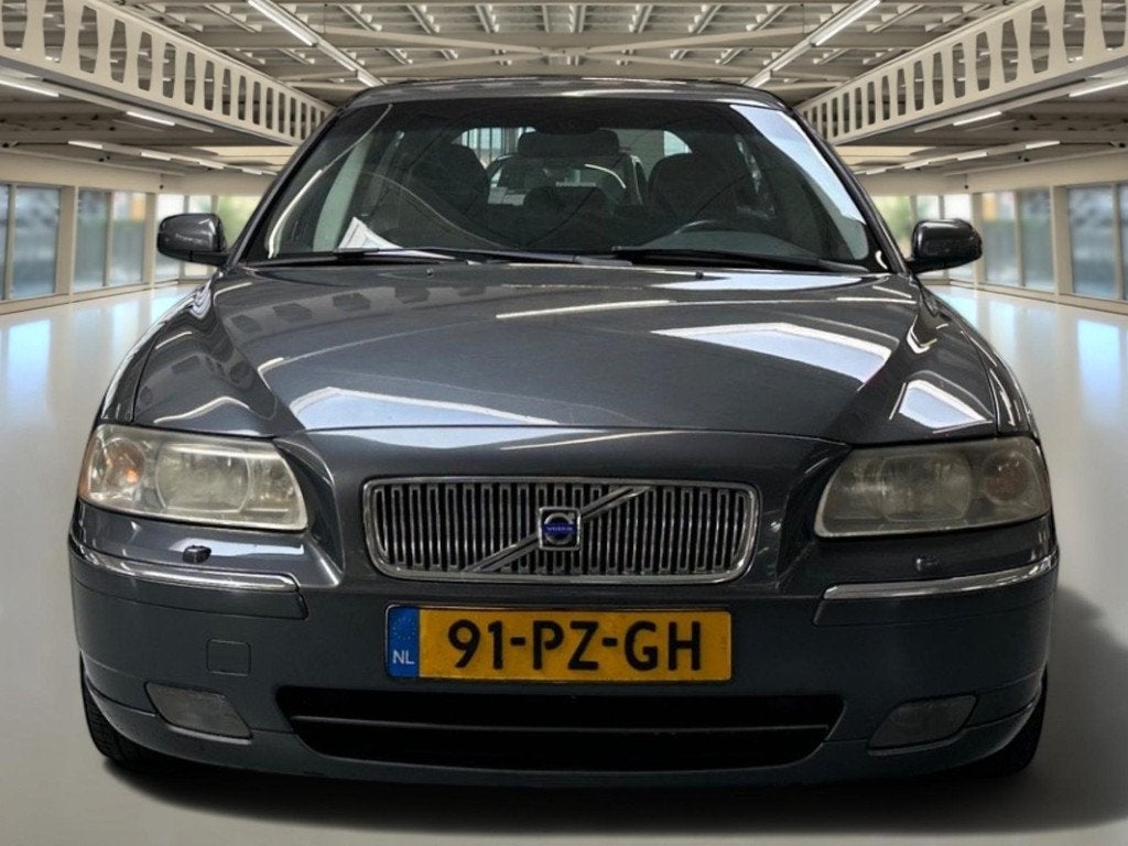 Volvo V70 2.5T AWD Summum Dealer auto, trekhaak, leder, cark, Automaat, Zwart, 1598 kg, 2521 cc