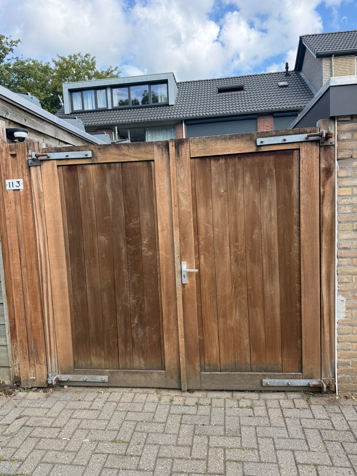 Massief hardhouten dubbele poort, Ophalen, Zo goed als nieuw, 150 tot 200 cm, Hout