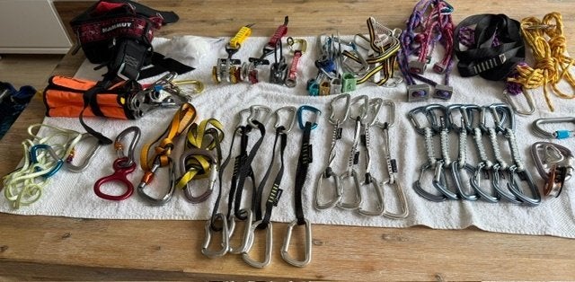 Foto 3 van Te koop diverse (nieuwe) klimsport materialen