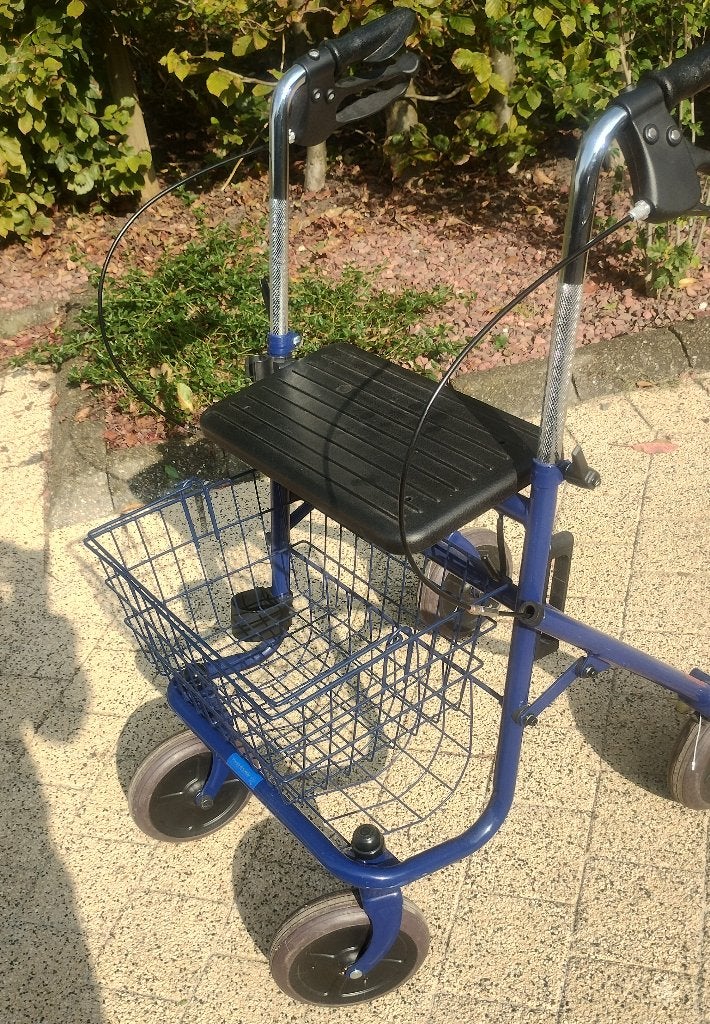 Weinig gebruikte Rollator, Diversen, Ophalen, Opvouwbaar, Zo goed als nieuw