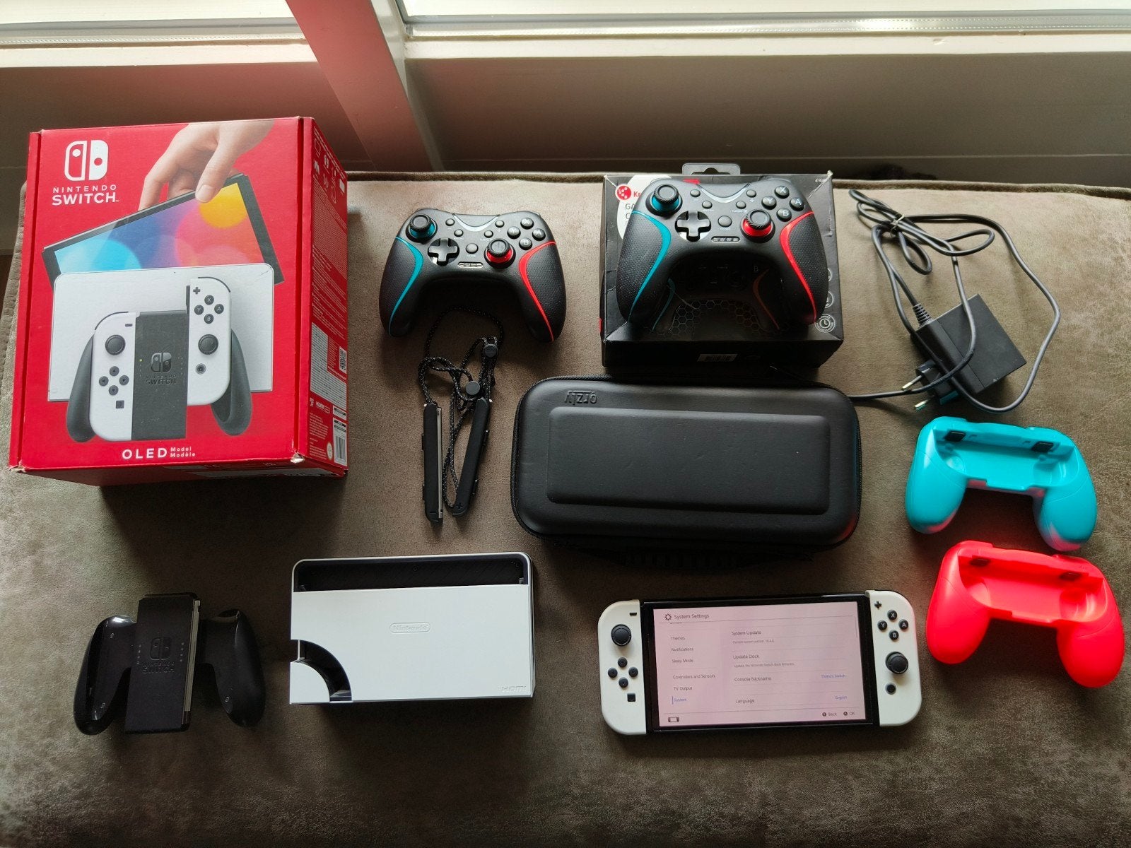 Nintendo Switch OLED, als nieuw, met veel accessoires, Spelcomputers en Games, Spelcomputers | Nintendo Switch, Ophalen of Verzenden