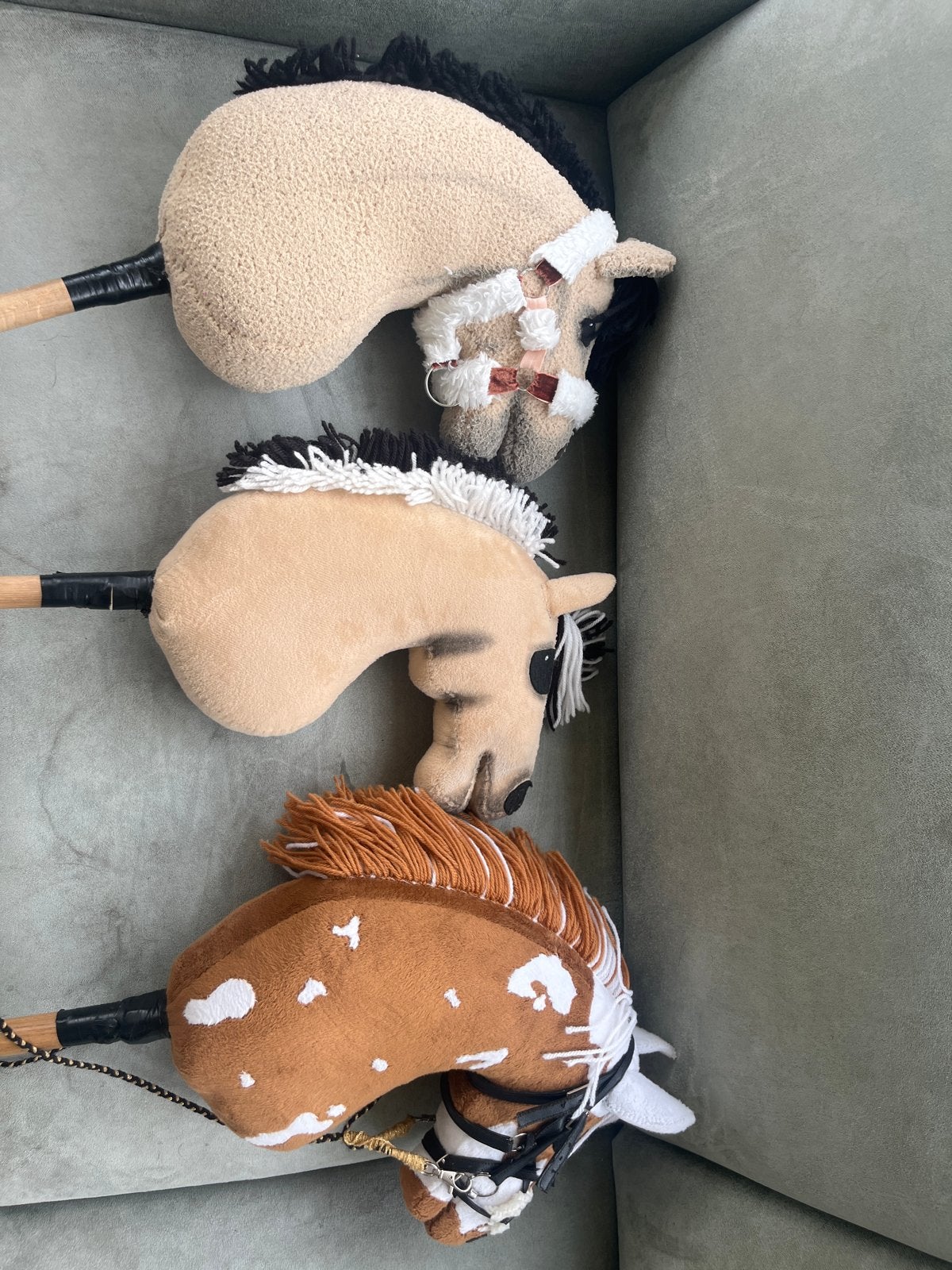 Hobby Horse Set - 3 stokpaardjes met accessoires., Ophalen of Verzenden, Zo goed als nieuw, Jongen of Meisje