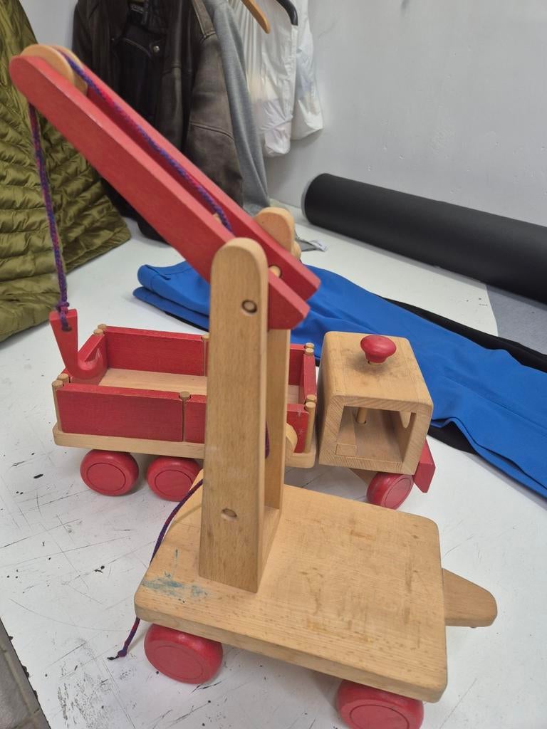 Houten speelgoed Hijskraan, Ophalen of Verzenden, Zo goed als nieuw, Duw- of Trekspeelgoed